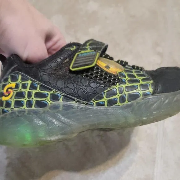 5/$10 Skechers Toddler 12 Boys Light Up Sneakers Dinosaur *WORN* Skechers