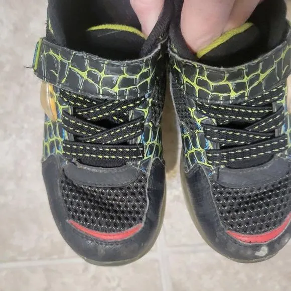 5/$10 Skechers Toddler 12 Boys Light Up Sneakers Dinosaur *WORN* Skechers