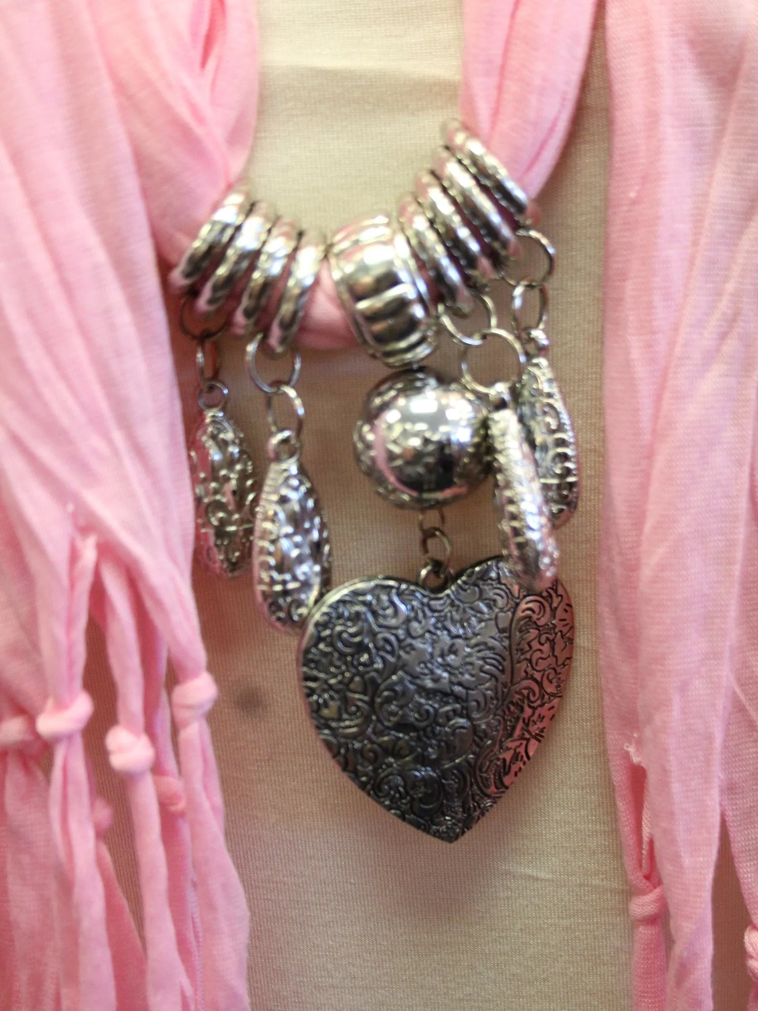 ADO | Jewelry Wrap Scarf Light Pink Heart