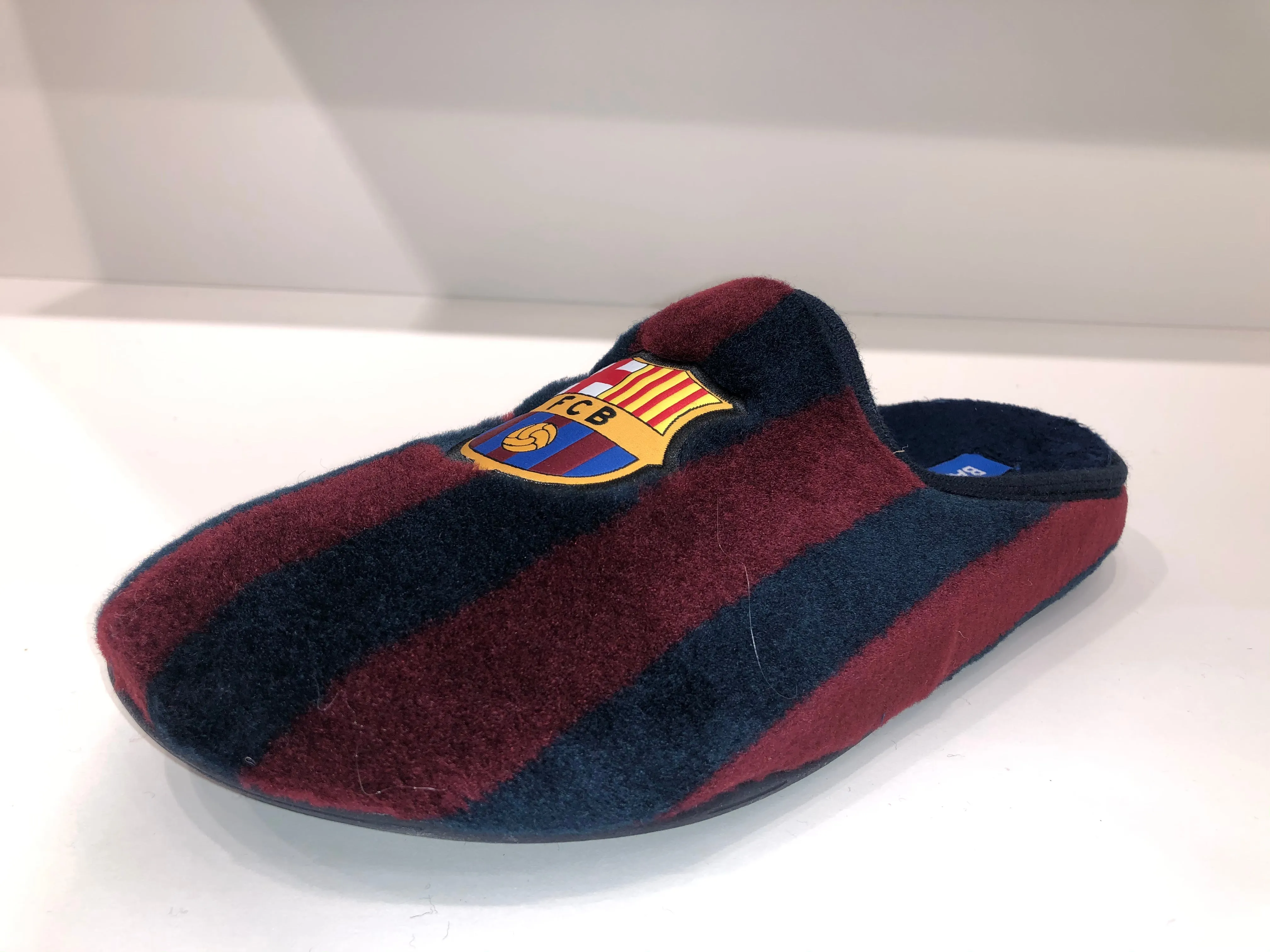 BARCELONA MAROON EXTRACTABLE INSOLE