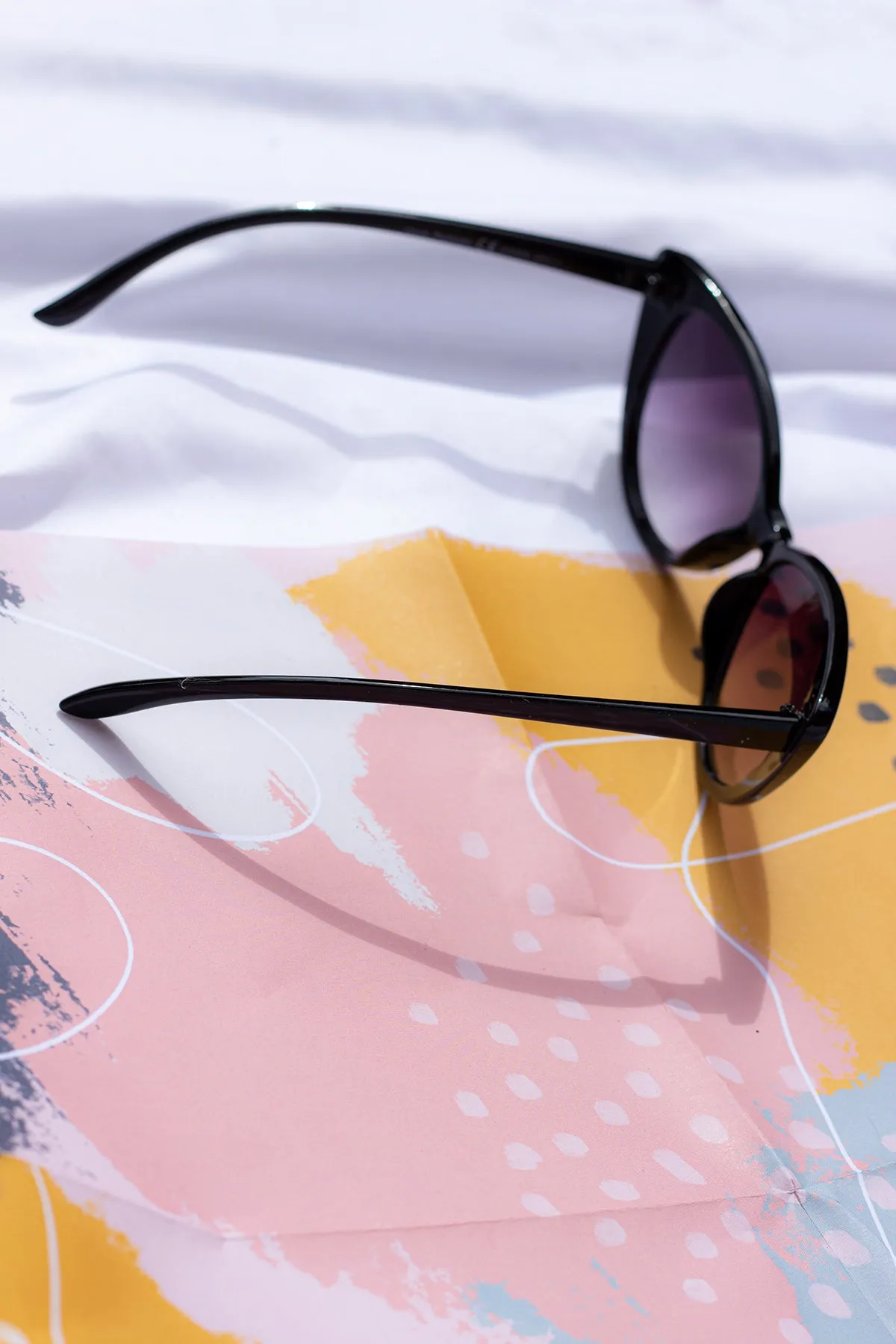 Curved Classic Cat Eye Sunglasses
