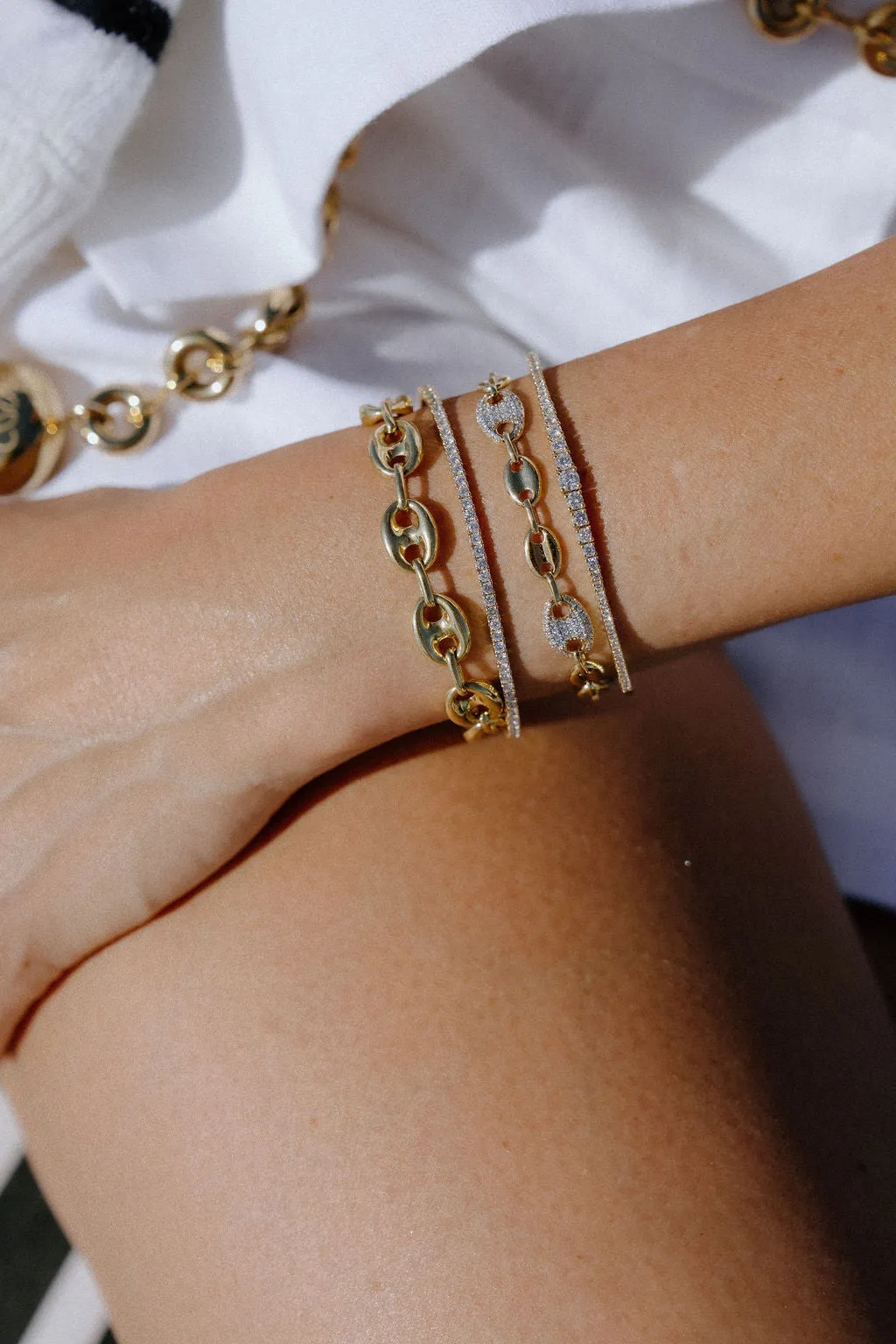 Graduated Diamonds Flexible Bangle