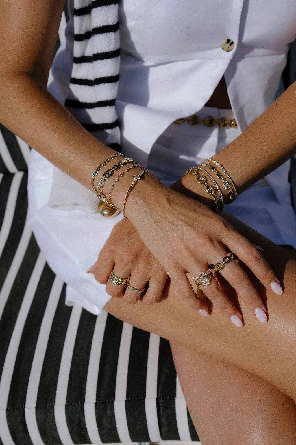 Graduated Diamonds Flexible Bangle