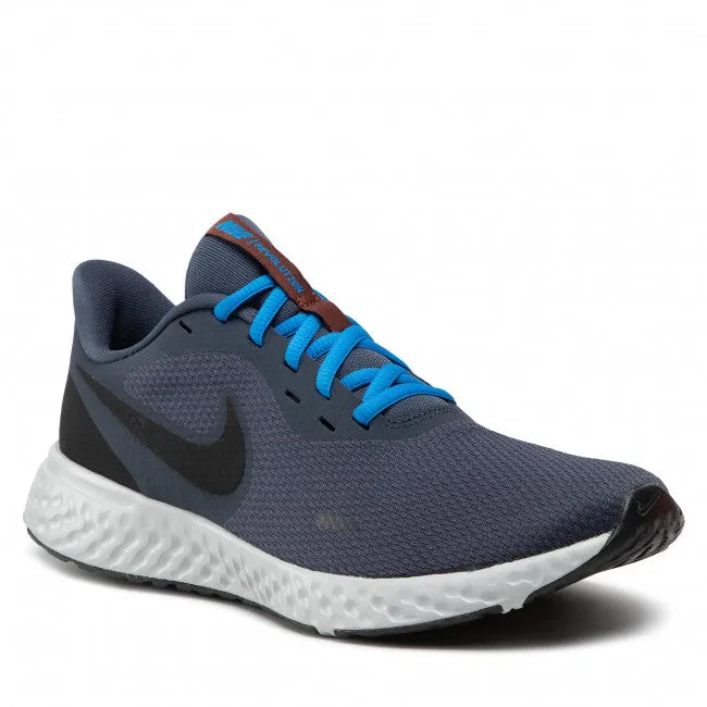 Nike Revolution 5