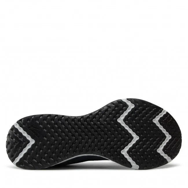 Nike Revolution 5