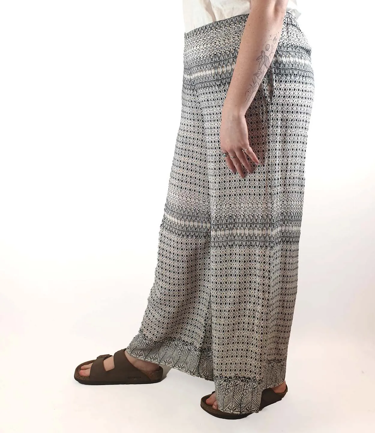 One Season light weight pants size M