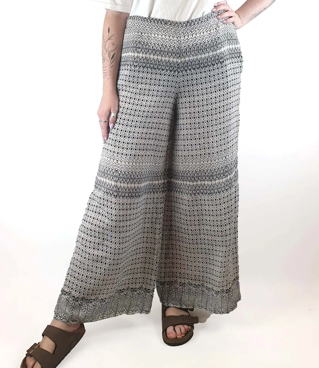 One Season light weight pants size M