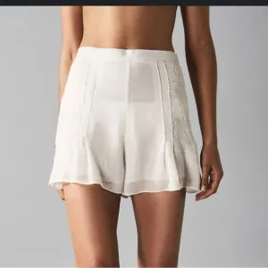 Reiss Martina Embroidered Resortwear Women's Tap Shorts Off White Size 4 Travel