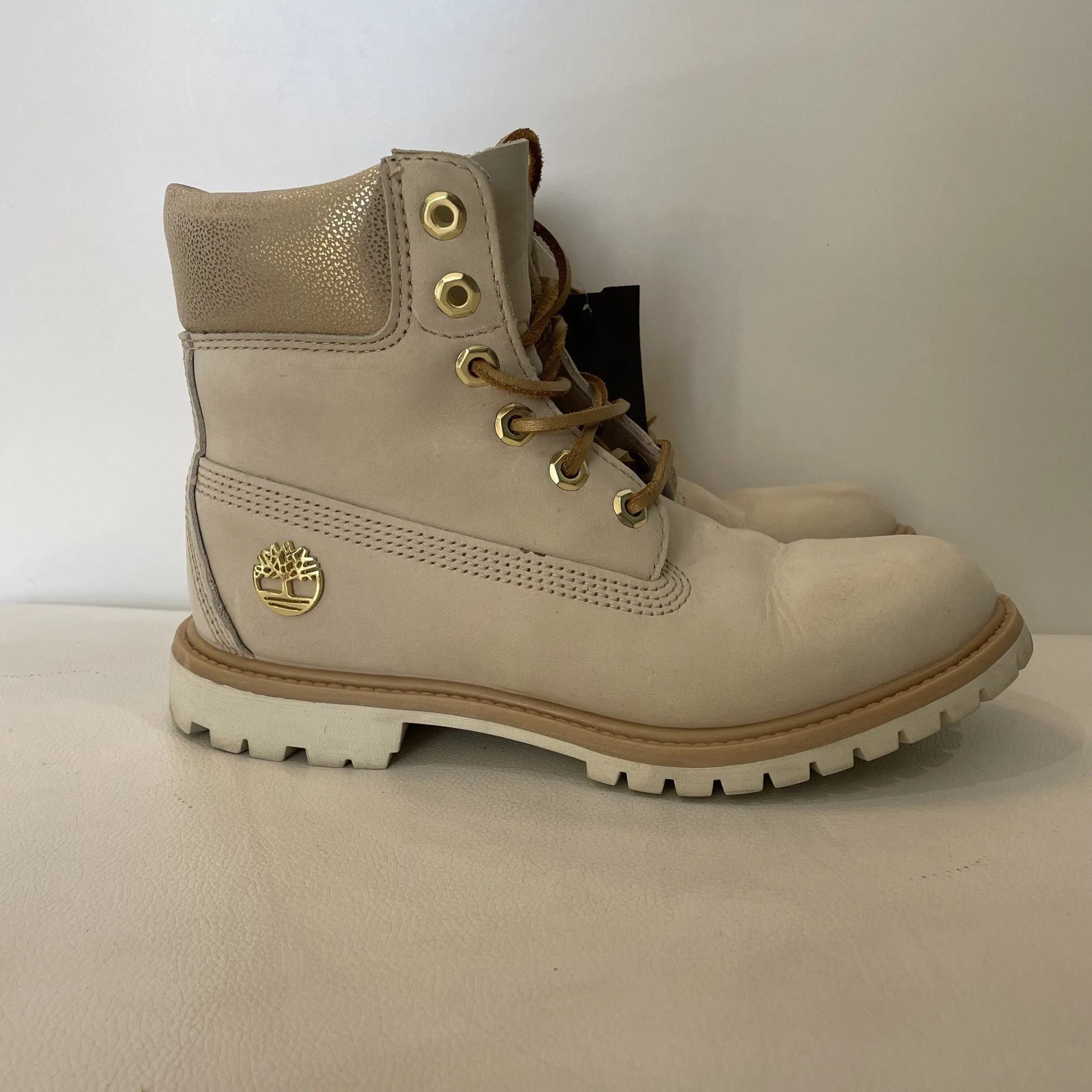 TIMBERLAND White/Light Tan Premium 6-Inch Waterproof Boots Size 7.5