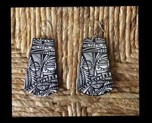 Via Wearable Art Earrings Black-White Style