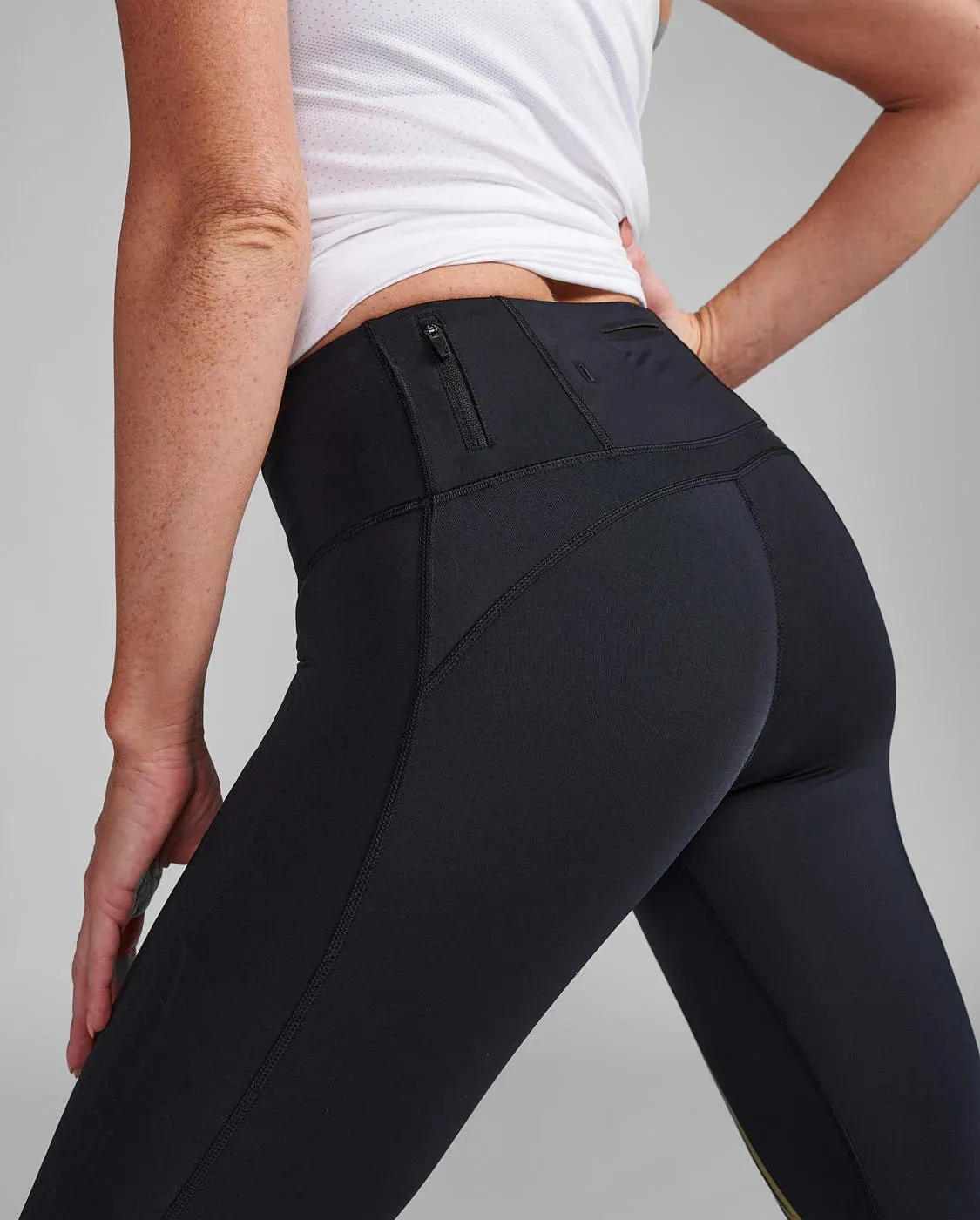 Women's 2XU Light Speed Mid-Rise Compression Tight